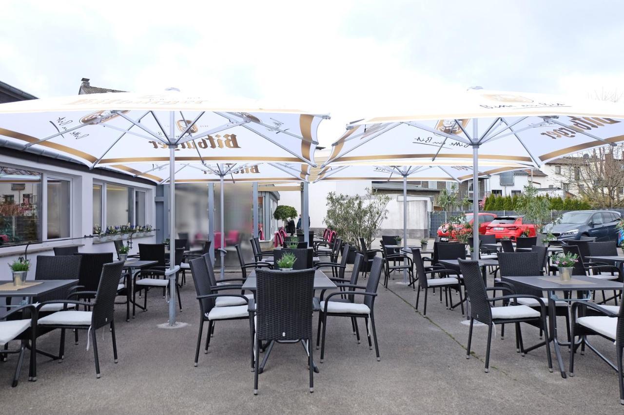 Hotel Mennicken Вюрзелен Экстерьер фото